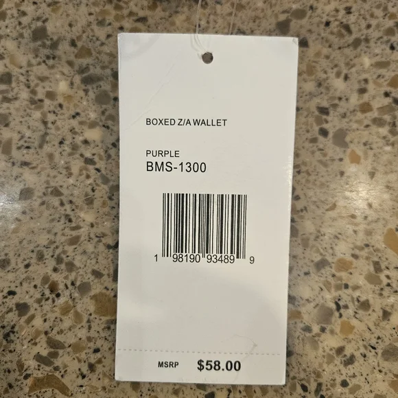 Betsey Johnson NWT Lavender Quilted Floral Zip Wallet Wristlet Spring Easter - Picture 3 of 4